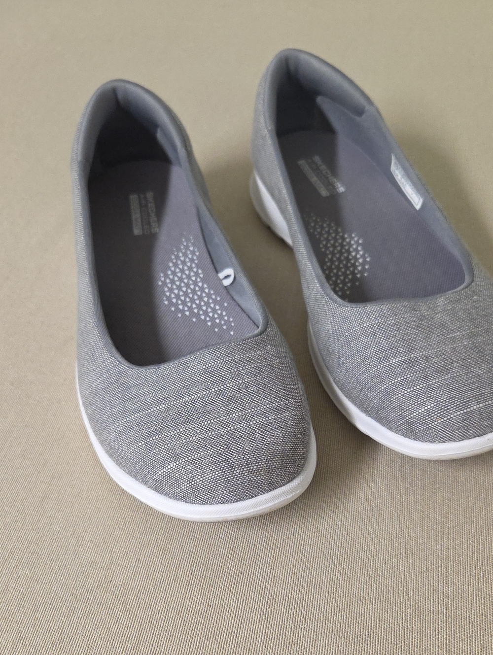Women’s Gray Slip-On Comfort Flats Size 6.5 Linen Look